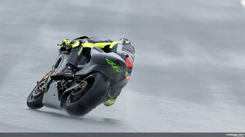 Дождь помешал первым испытаниям MotoGP в Валенсии
