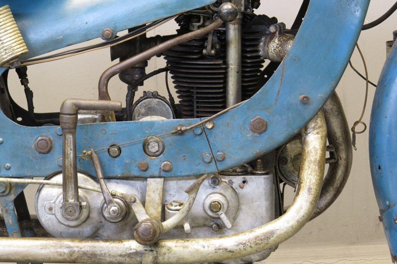 Старинный мотоцикл New-Motorcycle 500 (1928)