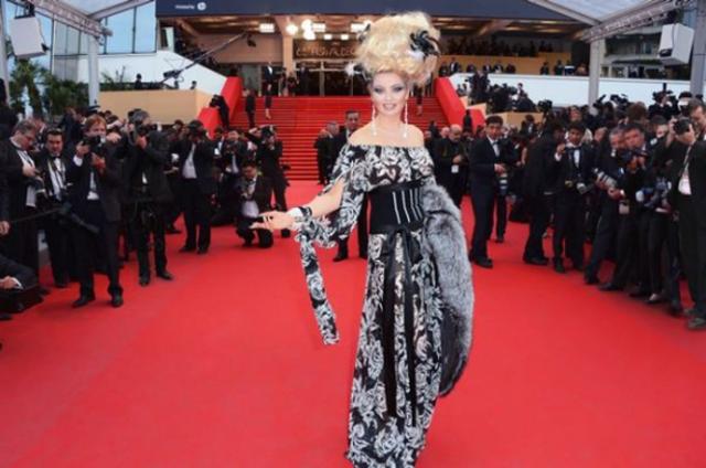 Лена Ленина продает платья с Каннского кинофестиваля