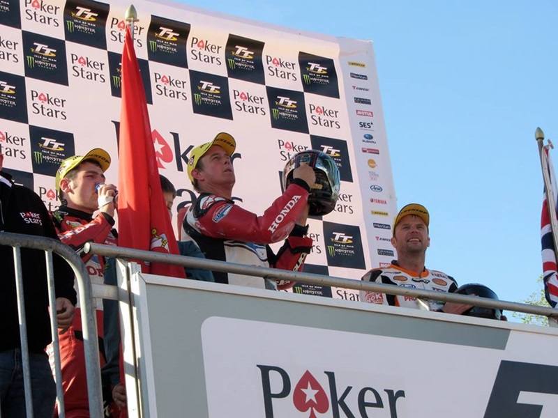 Джон МакГиннес выиграл 20-ую гонку ТТ в карьере