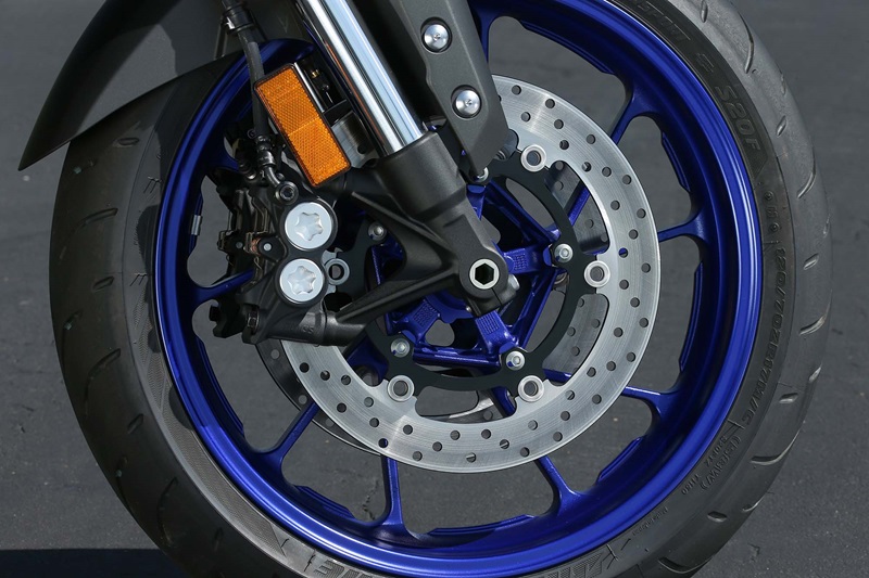 Новый мотоцикл Yamaha FZ-09 2014