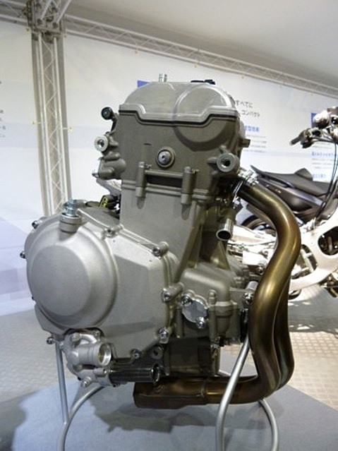 Новый двухцилиндровый рядный двигатель Yamaha (шпионские фото)