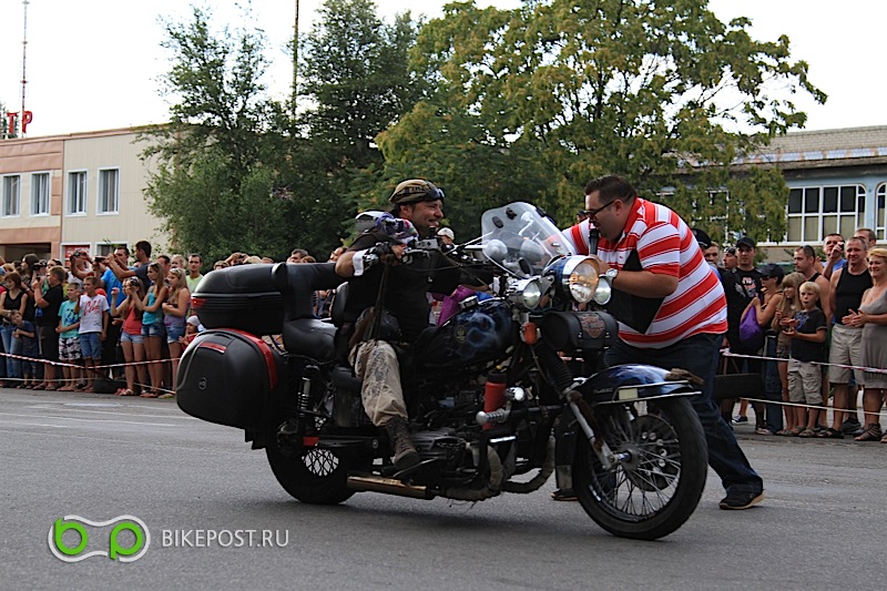 Отчёт с мотофестиваля «Тачанка 2013». День 1, часть 2, парад ретро мотоциклов и кастом байков