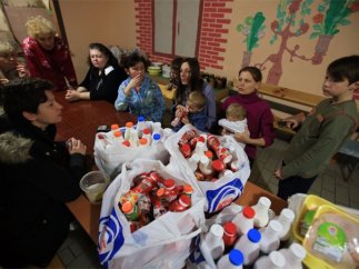 В Украине создали единую базу помощи для переселенцев с Донбасса