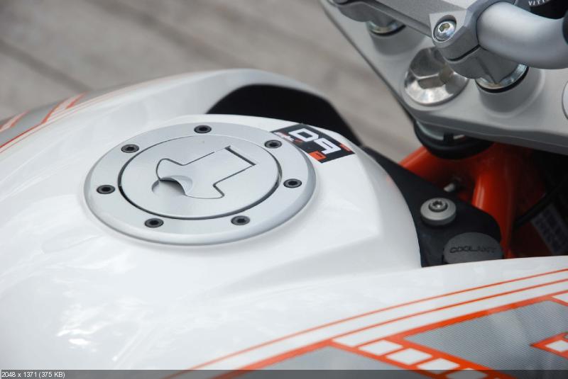 Hi-res фото мотоцикла KTM 390 Duke 2013